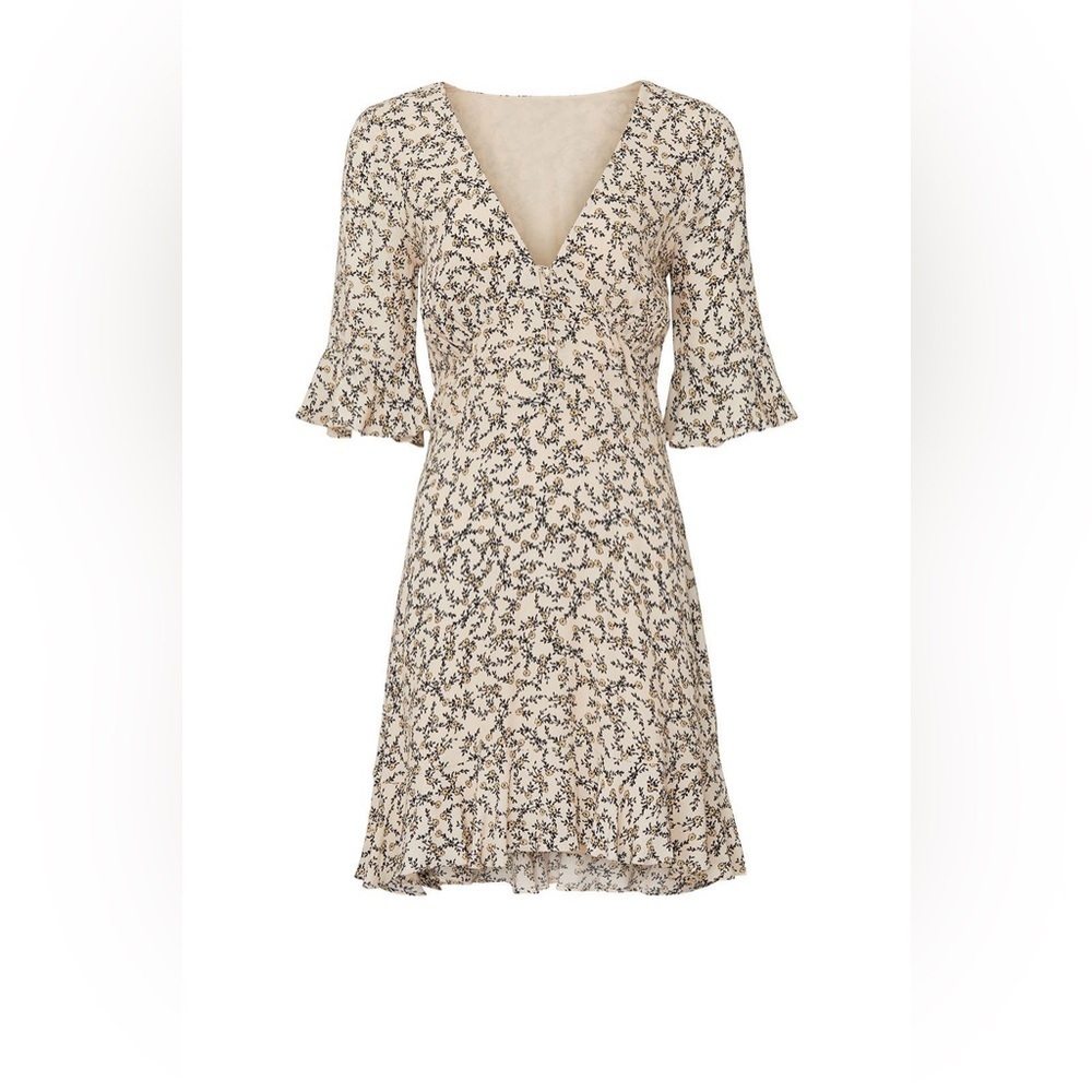 cupcakes and cashmere Roxbury Dress
